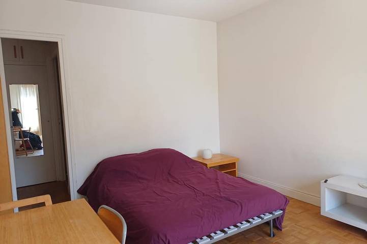 Ganze Wohnung, Spacious studio apartment with a view of Paris. Top floor with elevator in 13e Arrondissement, Paris