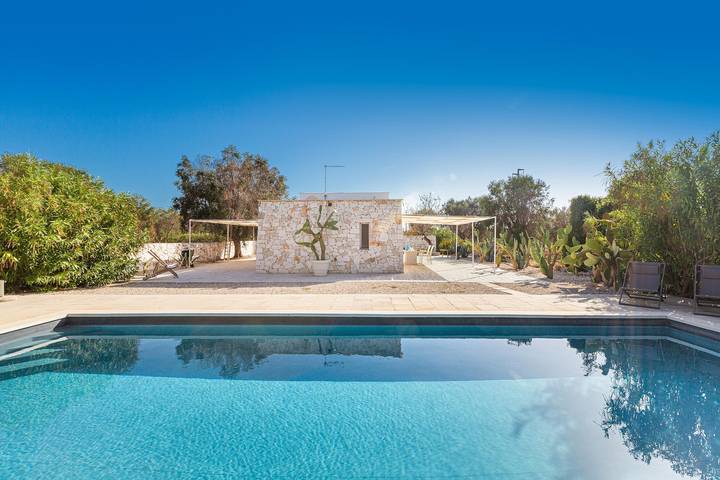 Trullo für 3 Personen, mit Garten und Pool auf Sardinien