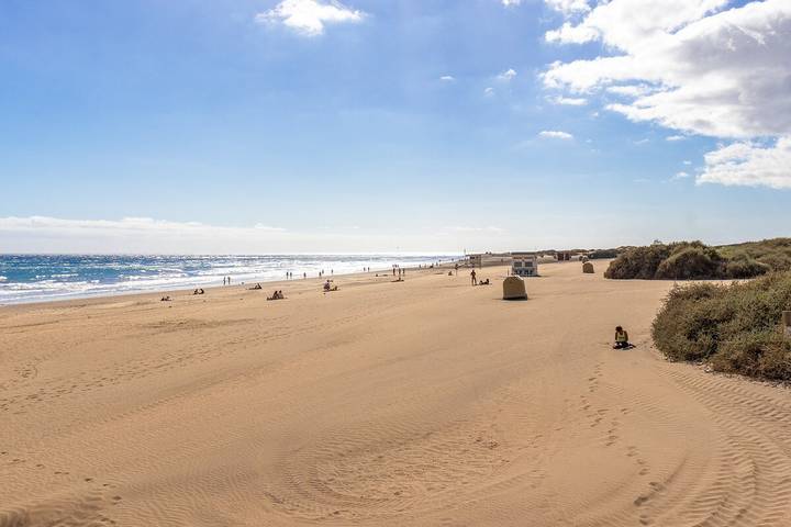 Entire apartment, Home2Book Terrace&Pool Apartment Playa del Inglés in Maspalomas, San Bartolomé de Tirajana
