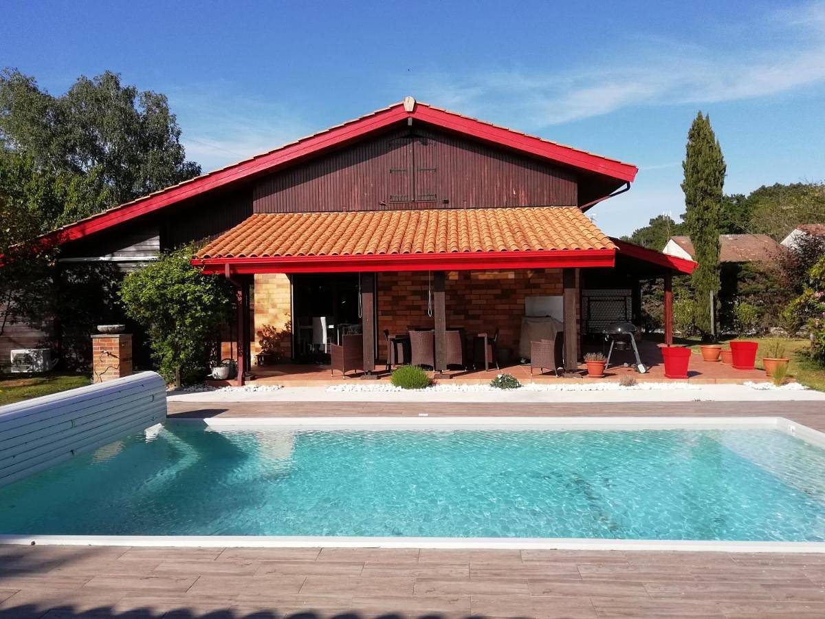 Four-Bedroom House in Cestas, Région de Bordeaux