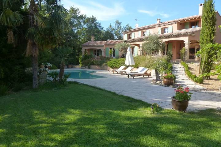 Location de vacances pour 8 personnes, avec jardin à Malemort-du-Comtat - 2