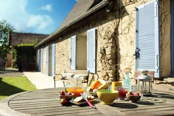 Location de vacances pour 5 personnes, avec jardin et terrasse, animaux acceptés à Le Bugue