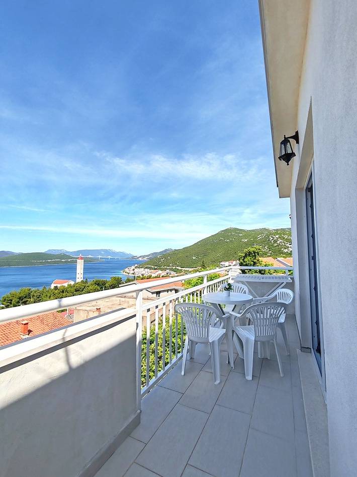 Gîte pour 7 personnes, avec Balcon/Terrasse dans Neum