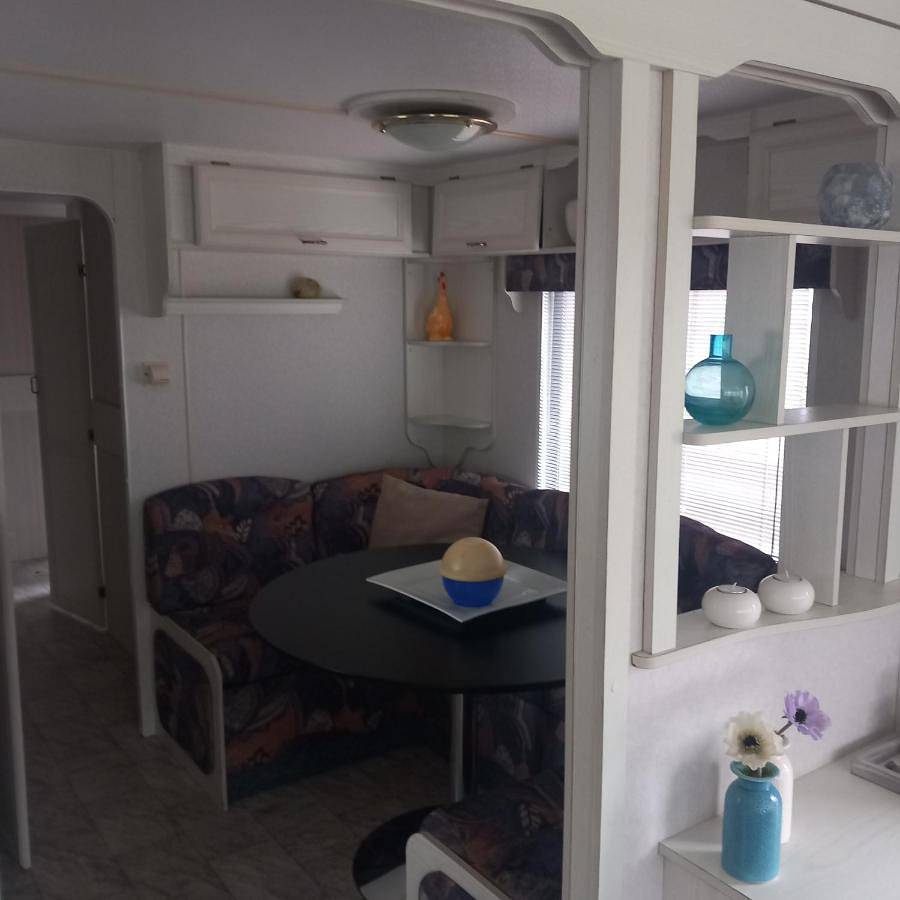 Stacaravan Camping It Wiid Earnewoude in Eernewoude, Nationaal Park De Alde Feanen