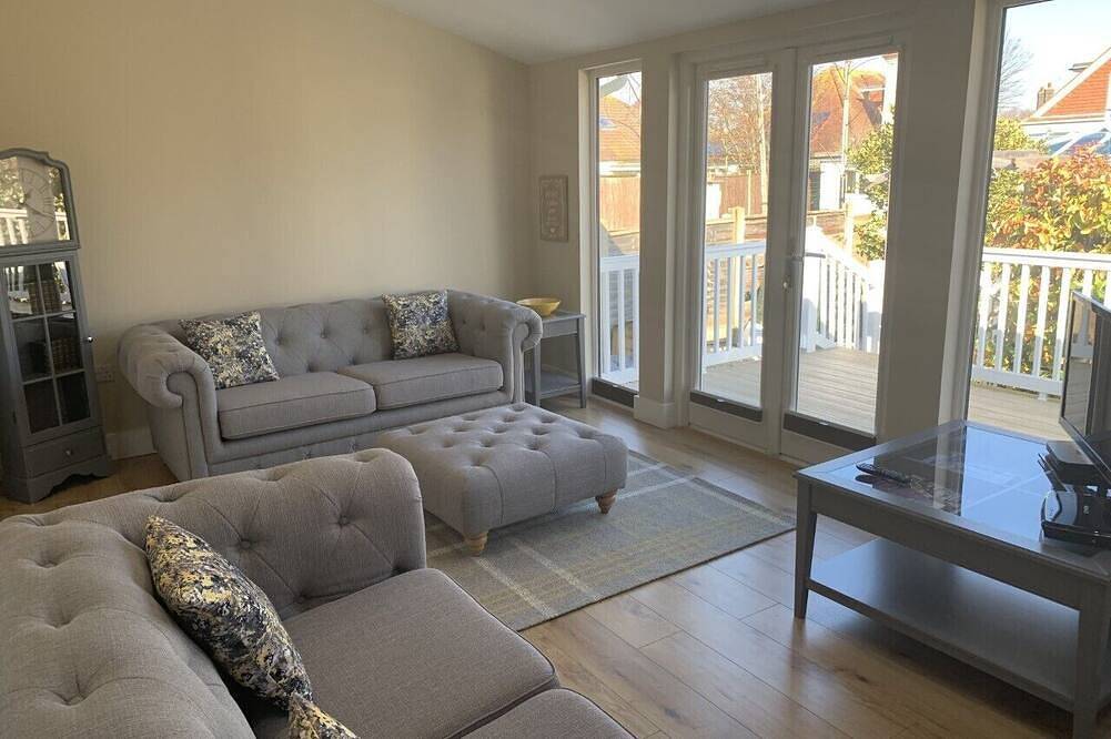 Garden Holiday Lodge - The Sunshine Coast of Eastbourne, East Sussex in Eastbourne, East Sussex