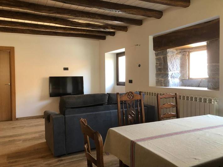 Location de vacances pour 10 personnes, avec jardin à Erro - 2