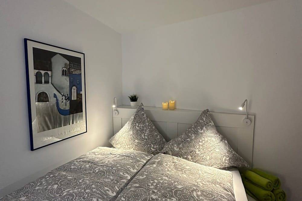 Ganze Wohnung, Parterrewohnung mit hellem Wintergarten, Terrasse, Kamin und Wlan  - Wohnung A in Neuenweg, Kleines Wiesental