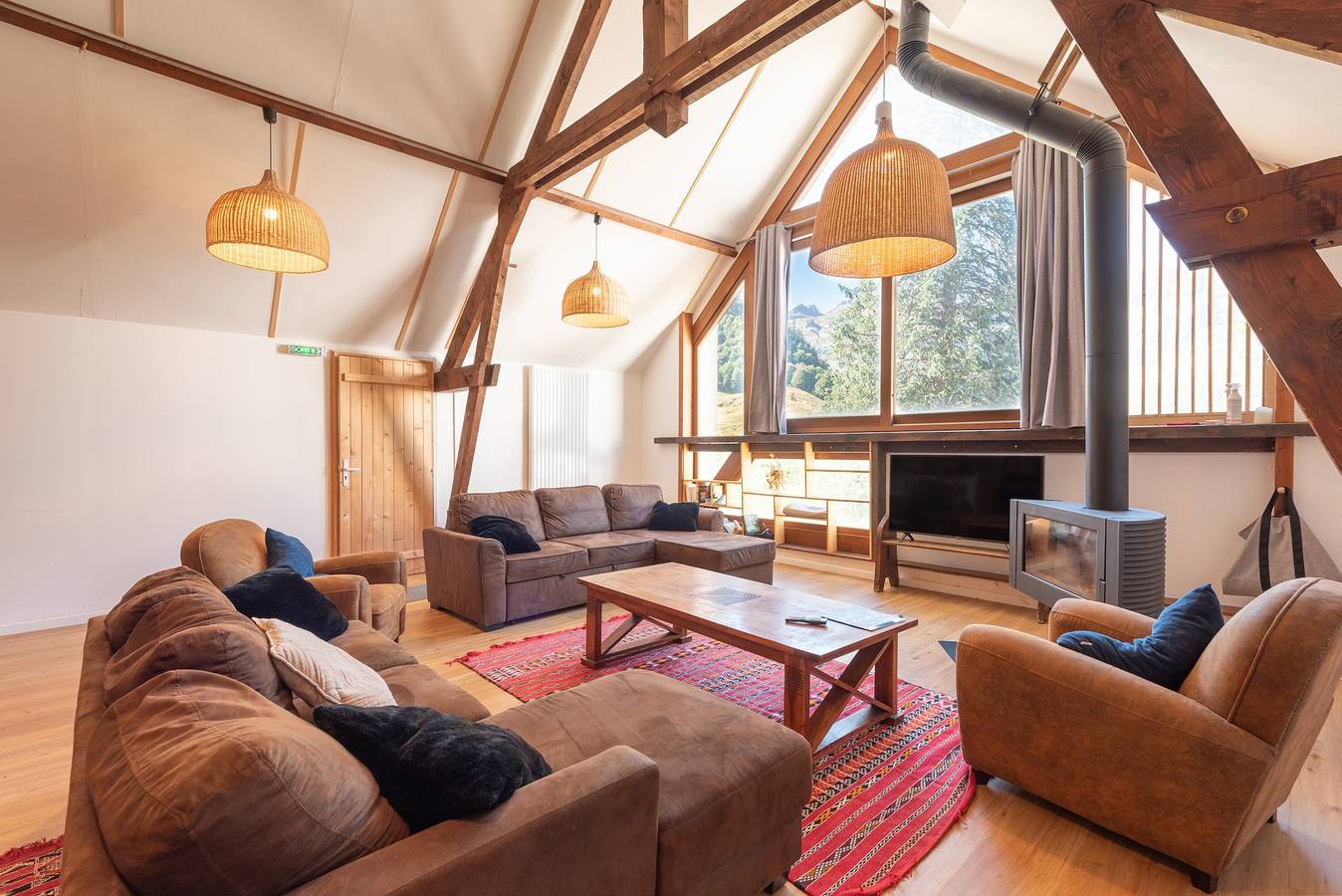 Komfortables Ferienhaus für 14 Personen mit Wlan in den Pyrenäen in Urdos, Béarn