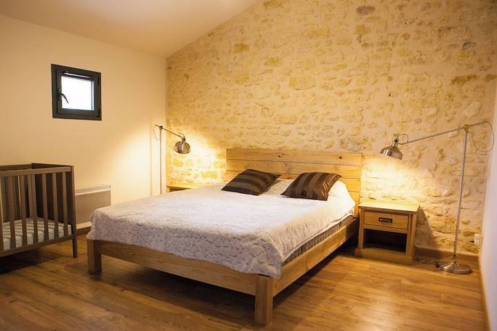 Location de vacances pour 10 personnes, avec jardin à Jau-Dignac-et-Loirac - 2