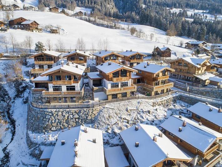Ferienhaus für 12 Personen, mit Balkon und Terrasse sowie Pool und Sauna in Neukirchen am Großvenediger