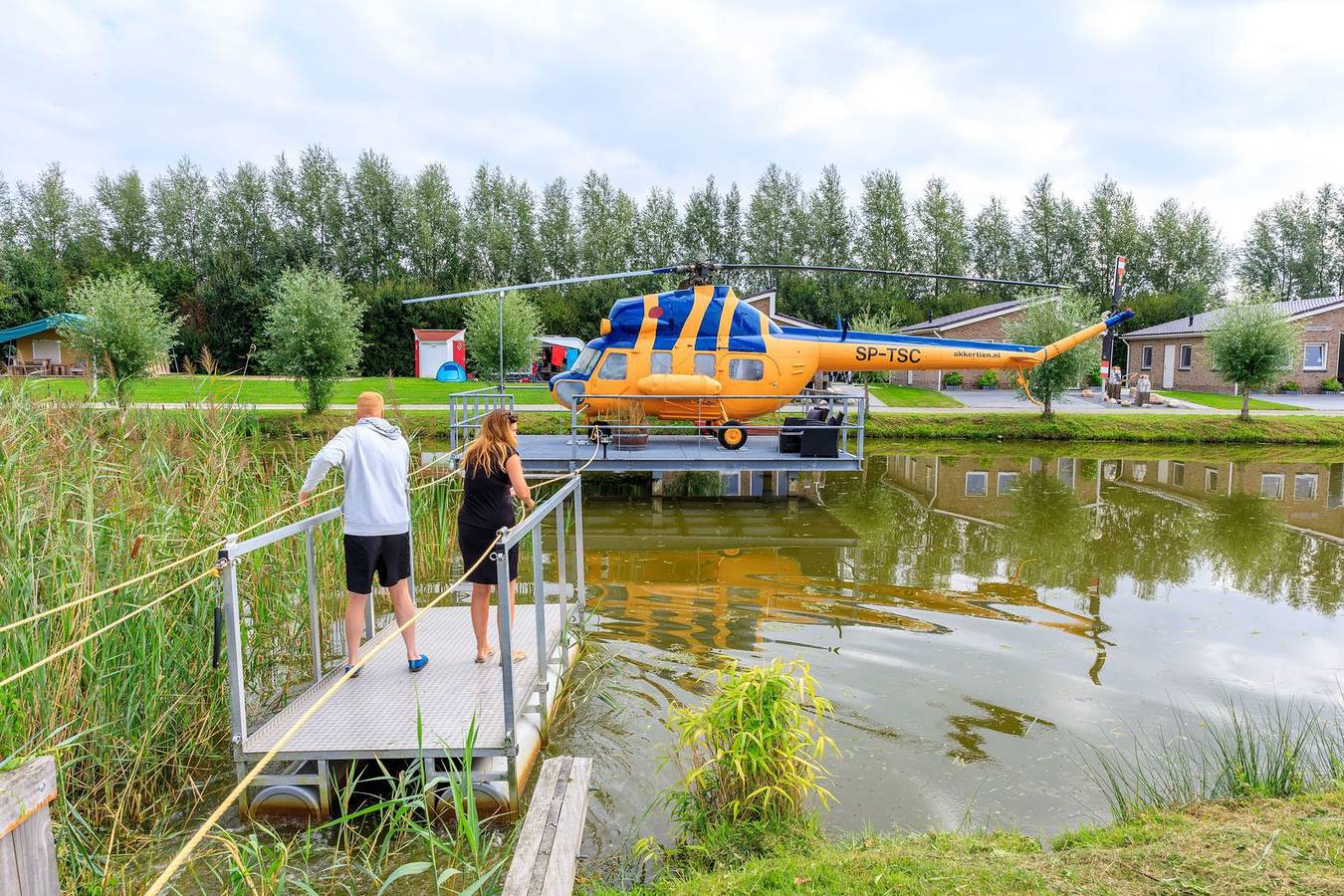 Vakantiepark 't Akkertien Bv — Hubschrauber in Vollenhove, Ijsselmeer