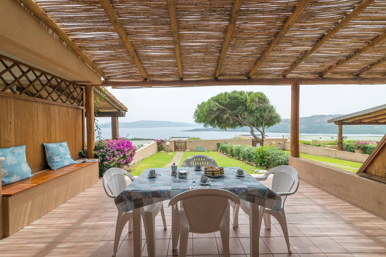 Appartamento intero, Villa 'Villetta Stupenda Vista Mare-317' con vista mare, terrazza privata e aria condizionata in Palau (Sardegna), Costa Smeralda