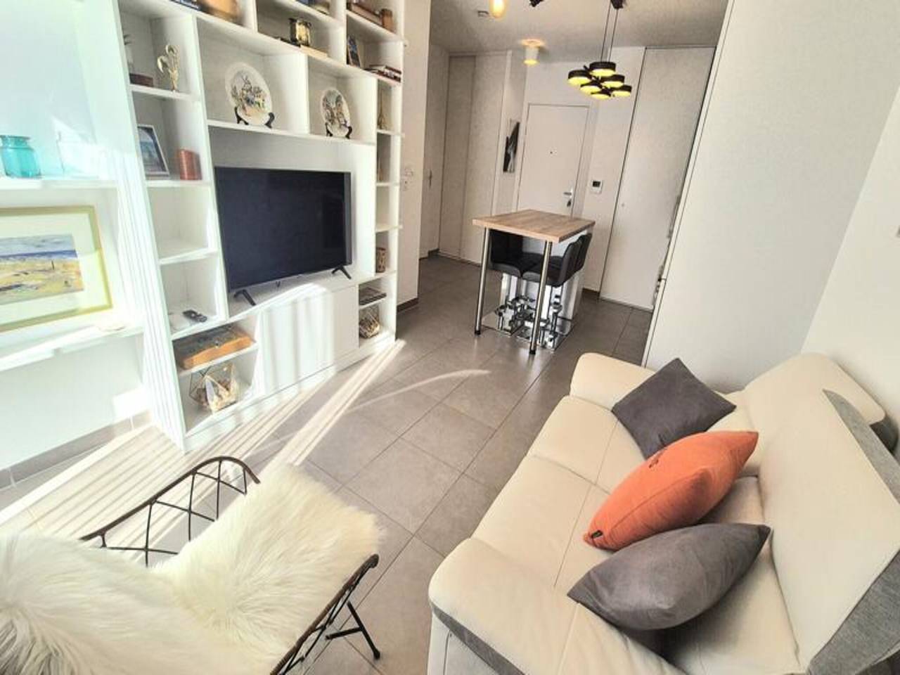 Entire apartment, Apartment near Lake Bourget with Balcony in Aix-les-Bains, Chambéry region