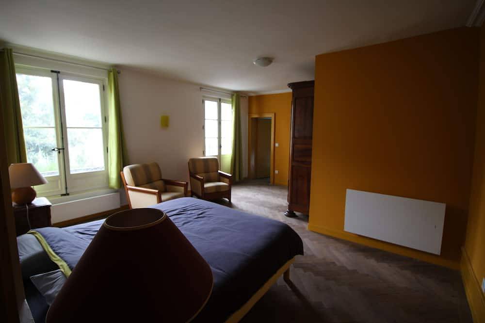350 M2 / Casa Histórica con piscina cubierta climatizada en el antiguo Saumur in Saumur, Valle del Loira