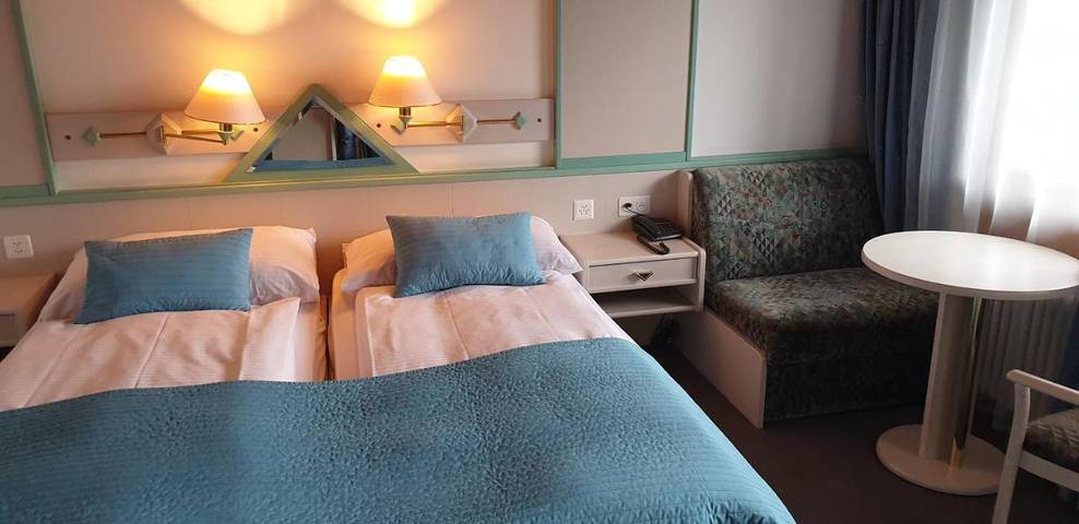 Hôtel pour 2 personnes, avec balcon ainsi que vue et vue sur le lac à Krattigen - 3