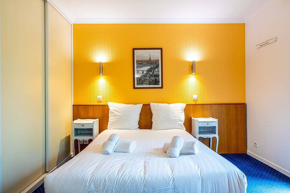 Appartement entier, Guestready - Séjour confortable avec balcon in Courbevoie, Hauts-de-Seine