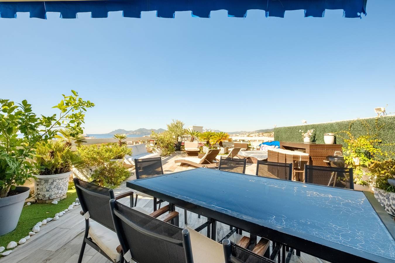 Appartement entier, Appartement 'Cannes Center Sea and Sky' avec vue sur mer, terrasse privée et climatisation in Cannes, Côte méditerranéenne (France)