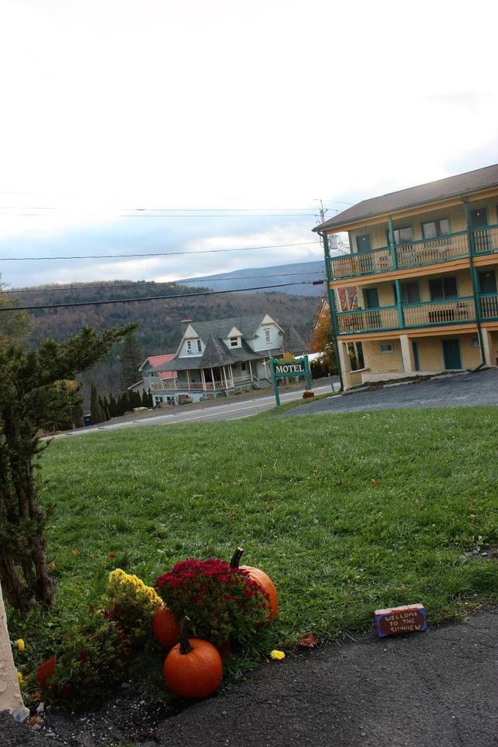 Hotel for 6 people, with terrace - 1