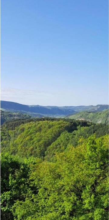 Camping pour 9 personnes, avec terrasse et piscine ainsi que vue et jardin, animaux acceptés dans Lozère