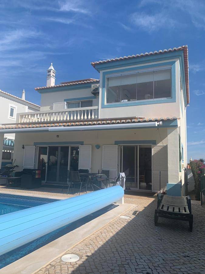 Villa para 4 pessoas, com piscina e jardim em Lagos