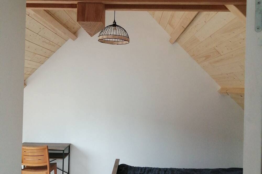 Cozy cottage in an old farmhouse in Pouldreuzic, Côte de Cornouaille