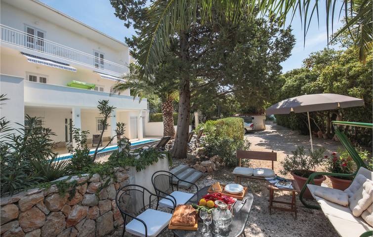 Ferienwohnung für 4 Personen, mit Terrasse und Pool in Makarska - 3