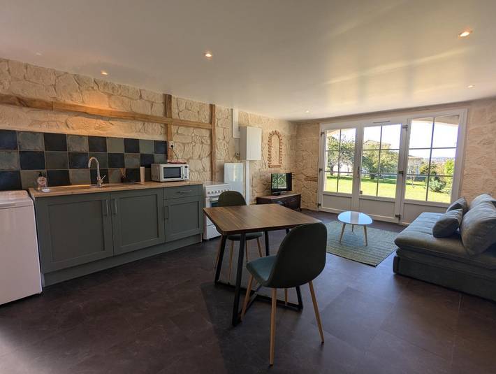 Gîte pour 8 personnes, avec jardin et terrasse à Ruffec - 4