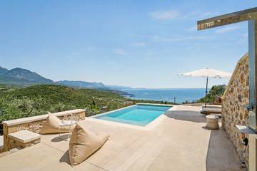 Vacation Rental for 5 Guests in Kampos, Messenian Gulf, Picture 1