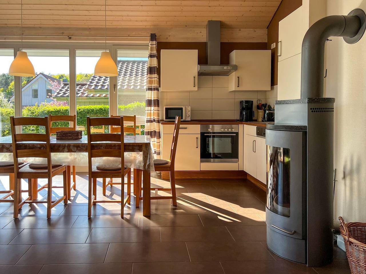 Ferienhaus Wiesengeflüster W3 | mit Fasssauna und Garten, 300 m zur Müritz in Röbel, Müritz
