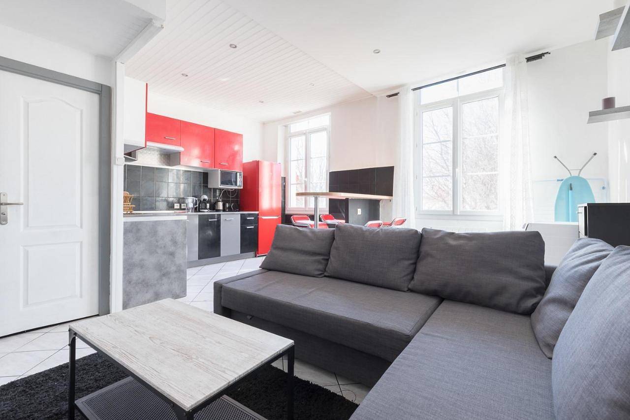 Appartement entier, One-Bedroom Apartment in Toulon, Côte méditerranéenne (France)