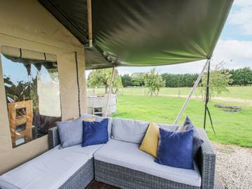 Hut for 8 People in Worcestershire, West Midlands, Photo 2