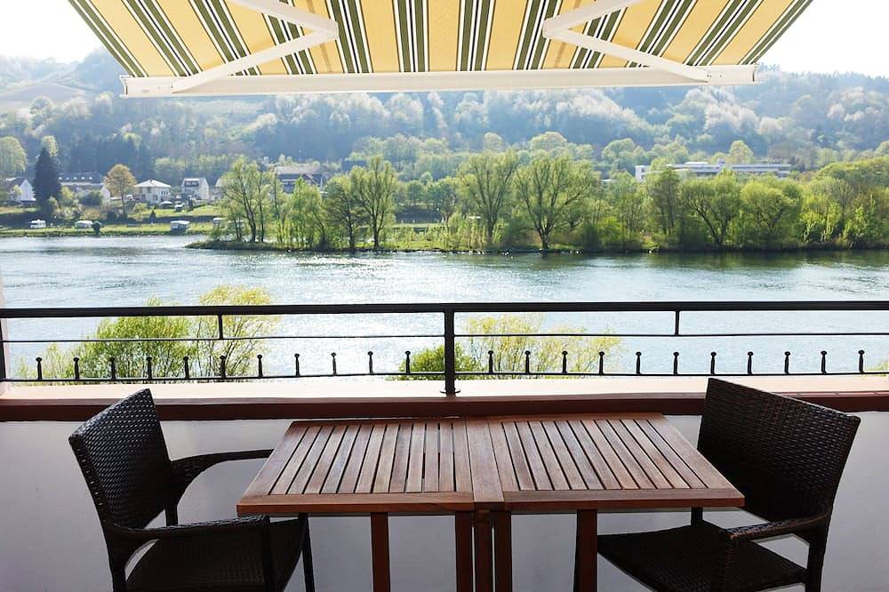 Ganze Wohnung, Traumlage - Exklusive Komfortwohnung Zell (Mosel) mit Balkon und Wasserblick in Zell Stadt (Mosel), Zell (Mosel)
