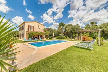 Holiday Rental for 8 People in Puig de Santa Magdalena, Inca, Photo 1