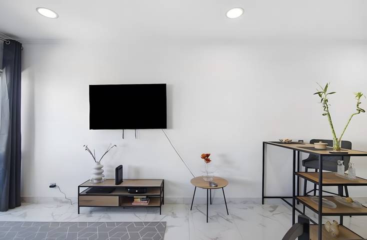 Entire apartment, Apartment 'Luxury T2 Near Armação De Pêra' with Wi-Fi and Air Conditioning in Alcantarilha, Alcantarilha e Pêra