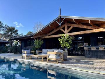 Chambre d’hôte pour 2 personnes, avec jardin ainsi que jacuzzi et piscine dans Lac de Lacanau