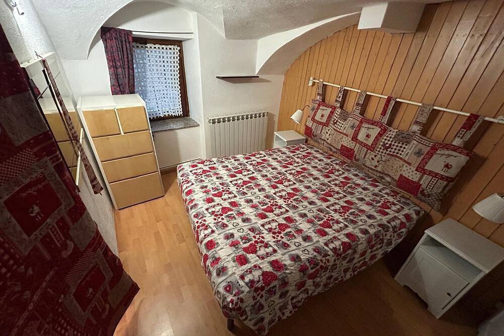 Ganze Wohnung, Chalet in the Village of Charvensod - Relaxation and Nature in Comune di Charvensod, Italienische Alpen