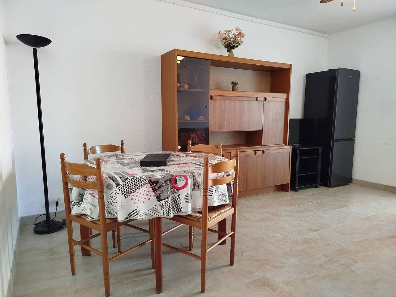 Appartement de vacances entier, Plage, commerces et animations pour ce T2 avec parking privatif in Saint-Cyprien-Plage, Saint-Cyprien