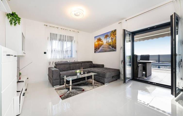 Ferienhaus für 8 Personen, mit Terrasse und Pool in Maslenica - 4