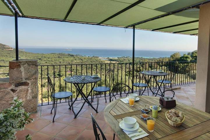 Maison d’hôte pour 2 personnes, avec vue ainsi que jardin et piscine à Porto-Vecchio - 4