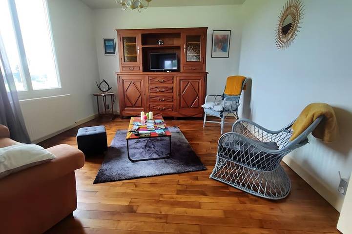 Location de vacances pour 4 personnes, avec balcon et jardin à Troche