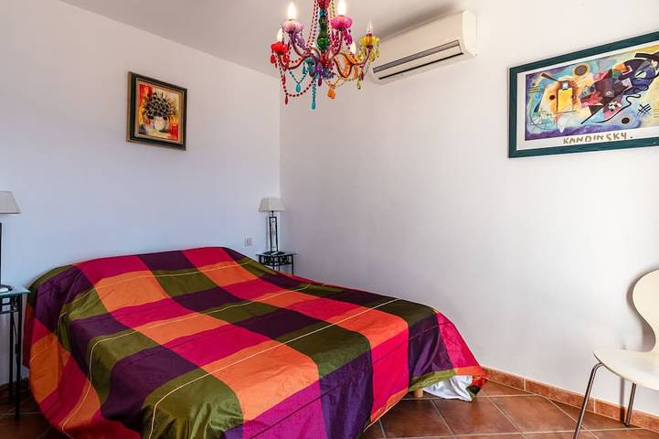 Location de vacances pour 6 personnes, avec jardin ainsi que balcon et piscine à Canari - 2