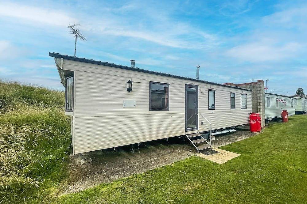Glamping for 6 People in Walton on the Naze, Essex