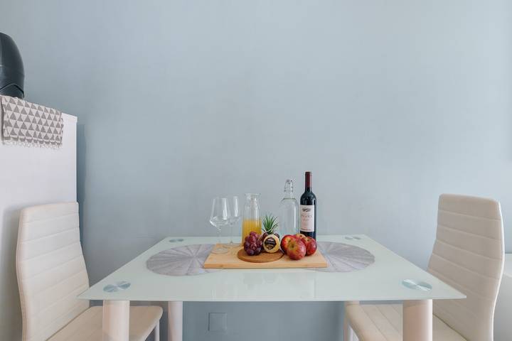 Entire apartment, Apartment 'Sun7set' near the beach with Wi-Fi and air conditioning in Quarteira, Faro District