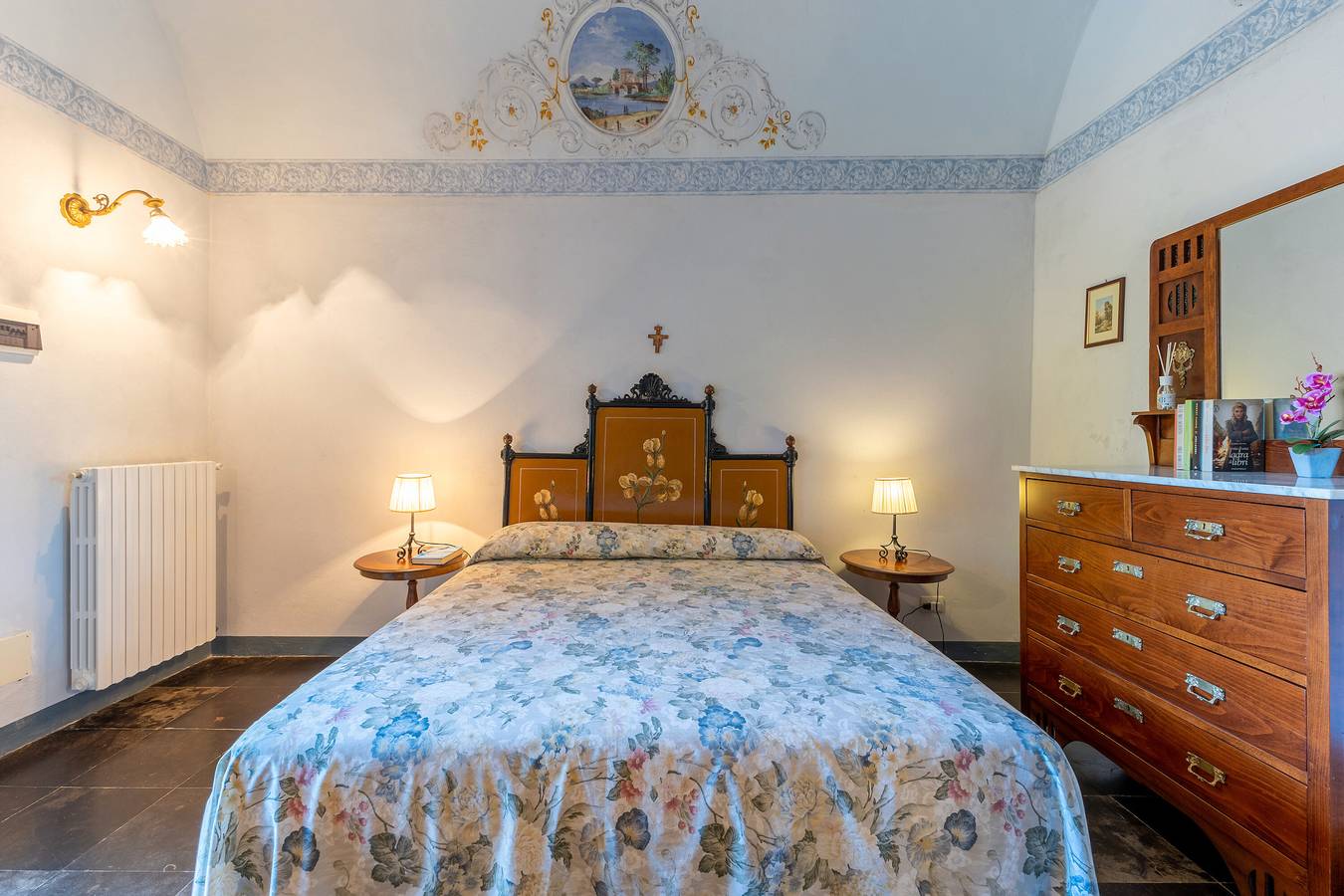 Apartamento entero, Apartamento 'Aguglie - Suite Bouganville' con piscina compartida, Wi-Fi y aire acondicionado in Módica, Provincia de Ragusa