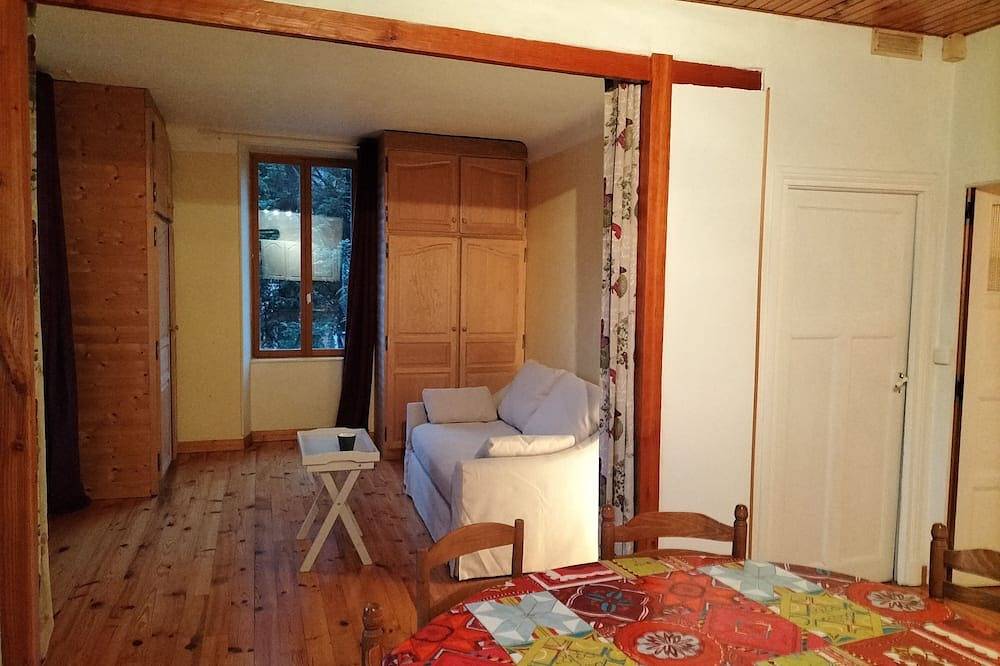 Appartement entier, La Thébaïde de Pranal in Bromont-Lamothe, Parc naturel régional des Volcans d'Auvergne