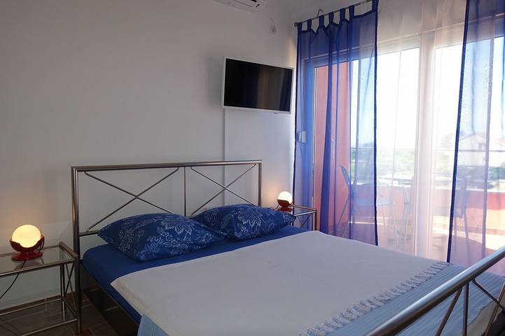 Estudio entero, Studioapartment in Zaton (Zadar) mit Meerblick, Balkon, Klimaanlage, W-Lan (3796-8) in Nin, Region de Zadar