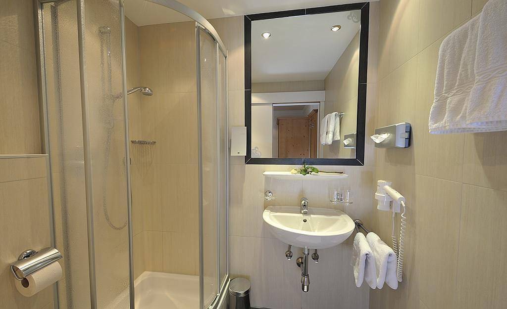 Entire holiday apartment, "Top 3"/living-bedroom/shower/toilet in Ischgl, Verwall mountains