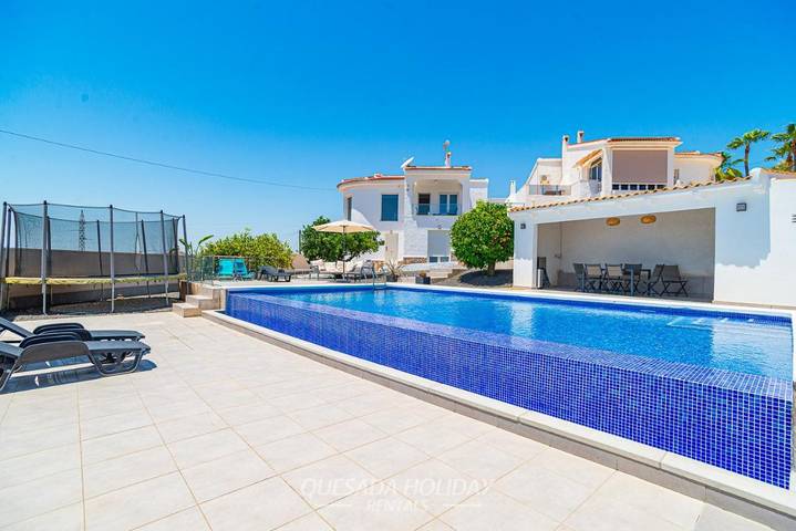 Chalet para 8 personas, con vistas al lago y vistas además de jardín y piscina en Ciudad Quesada