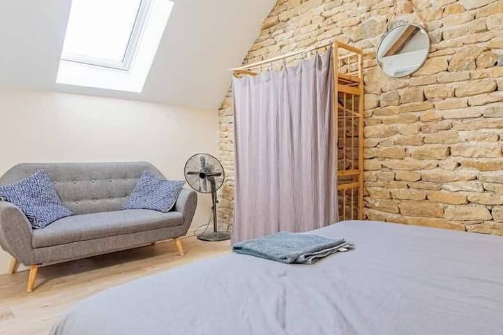 Location de vacances pour 5 personnes, avec jardin à Lournand - 2