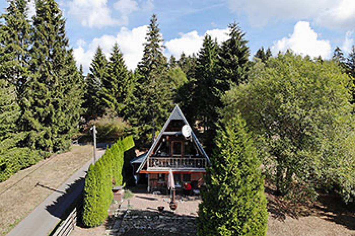 Holiday Home 'Anna' with Private Terrace and Wi-Fi in Goldlauter - Heidersbach, Suhl
